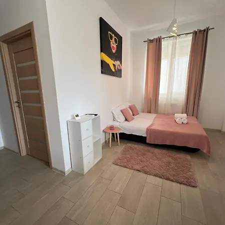 Апартаменты Happy Mamaia Nord 2 *