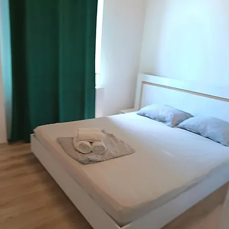 Apartment Happy Mamaia Nord 2 *