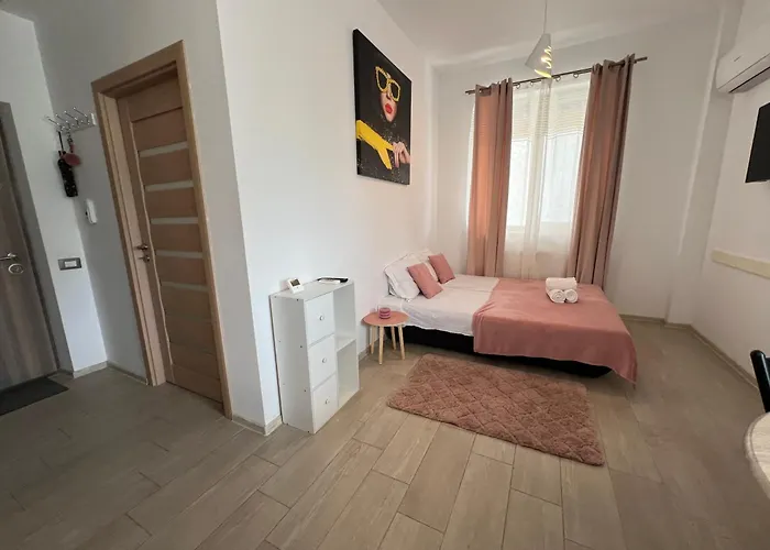 Апартаменты Happy Mamaia Nord 2 *